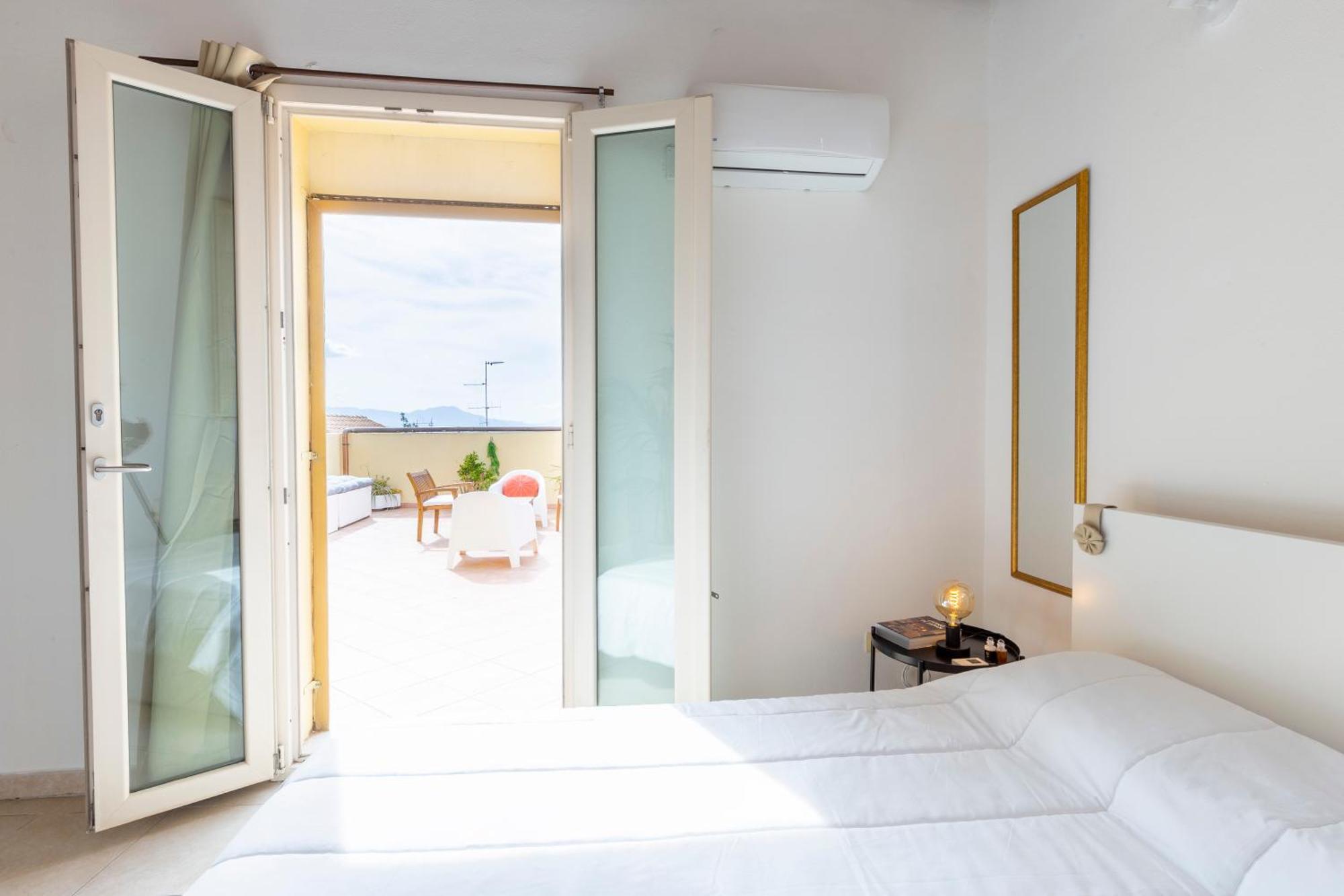 Castello Attic Sunset Terrace Apartment Cagliari Exterior photo